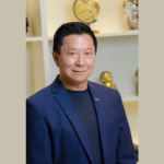 A relação entre autoestima e cirurgia plástica reflete ganhos emocionais e funcionais, destaca Milton Seigi Hayashi.