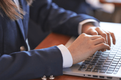 A educação orientada por dados impulsiona inovação sustentável e redefine o futuro das escolas tecnológicas. Gustavo Adolfo Morceli Rodrigues analisa essa mudança de paradigma.