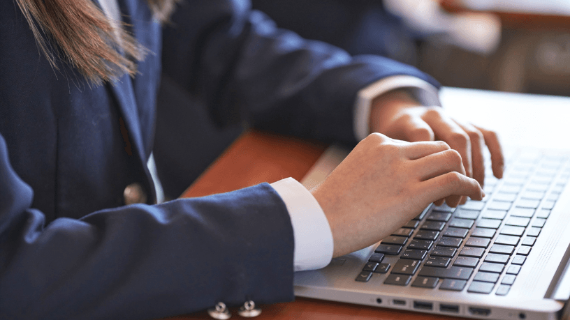 A educação orientada por dados impulsiona inovação sustentável e redefine o futuro das escolas tecnológicas. Gustavo Adolfo Morceli Rodrigues analisa essa mudança de paradigma.